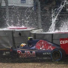 El Toro Rosso de Carlos Sainz choca contra el muro en la Q1 de la sesión de clasificación del Gran Premio de EEUU.