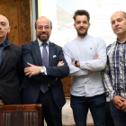 Los partícipes en la reunión sobre turismo celebrada en la Casa de León en Madrid.