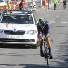 Alejandro Valverde cruza la línea de meta con el mejor tiempo. El murciano no dio opción sobre los 47,1 kilómetros