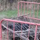 Vista del pozo el pozo situado frente a la zona residencial Viña del Santo, en San Andrés del Rabanedo.. PP