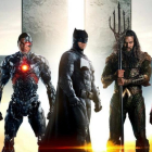 De izquierda a derecha, Wonder Woman, Cyborg, Batman, Aquaman y Flash, en una imagen promocional de Liga de la Justicia