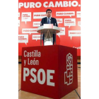 Óscar López, durante su intervención ante los medios.