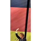 Angela Merkel saluda tras su reelección.