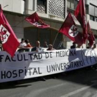Un grupo de manifestantes reivindica la Facultad de Medicina para León, en una imagen de archivo
