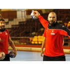 Cañellas durante el entrenamiento de ayer en el Palacio, hasta donde se acercaron varios aficionados para arropar al grupo y al marista Álex Costoya. FERNANDO OTERO PERANDONES