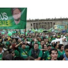 Seguidores del candidato presidencial por el Partido Verde, durante un acto de apoyo en Bogotá