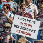 Concentración convocada por los colectivos de jubilados para reivindicar unas pensiones dignas. /