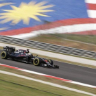 Fernando Alonso, durante los ensayos libres de este viernes en el Gran Premio de Malasia.