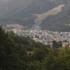 Vista de Villablino, capital de una comarca azotada por el paro.