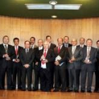 Los galardonados con los premios Dirigentes de Castilla y León junto al  consejero Tomás Villanueva