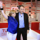La candidata del PSOE al Parlamento Europeo, Elena Valenciano, y el ex presidente del Gobierno José Luis Rodríguez Zapatero, durante el acto celebrado hoy en la Casa de América