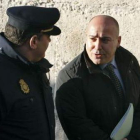 El ex espía a las puertas de la audiencia el lunes.