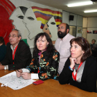 Victoria Rodríguez y Santiago Ordóñez, a la derecha, con la candidata a procuradora Pilar González.
