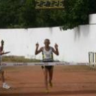 Víctor Cordeiro, ganador del Maratón de Toral de los Vados, a su llegada a la meta