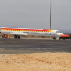 Imagen de una aeronave de Air Nostrum en la pista del aeropuerto de León.