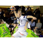 El internacional húngaro Patrick Ligetvári, durante el partido entre el Abanca Ademar y Anaitasuna. MARCIANO PÉREZ