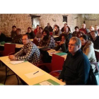 En la imagen un grupo de fruticultores y viticultores que amplían sus enseñanzas en Carracedelo.