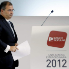 El presidente del Banco Popular, Ángel Ron, al inicio ayer de la junta de accionistas.