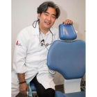 Sidney Kina, experto en estética dental, durante el curso impartido en León. FERNANDO OTERO PERANDONES