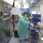 Preparación de tratamientos contra el cáncer en un hospital de Barcelona.