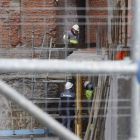 El sector de la construcción es el primero que se acoge en su convenio colectivo a los planes de pensiones de empleo. FERNANDO OTERO