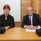 La novelista e historiadora leonesa, Margarita Torres, junto al director de la Fundación Villalar, Antonio Calonge