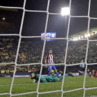 El guardameta del Atlético Moyá tras encajar el tercer gol. BRUQUE