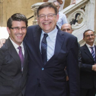 Puig abraza a Rodríguez el día de su toma de posesión como presidente de la Diputación de Valencia, en julio del 2015.