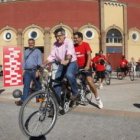 Francisco Fernández y Óscar López en los primeros metros de la cuarta etapa del Puro Cambio Tour