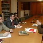 El candidato Francisco Fernández, con los representantes del Colegio de Arquitectos