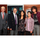 El realizador leonés, Chema Sarmiento (en el centro), junto al resto del reparto del filme que ya presentó en la capital en noviembre.