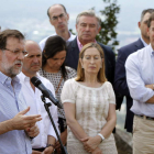 Rajoy, Ana Pastor y Núñez Feijóo, ayer, en Vilanova de Arousa.