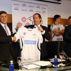 El presidente Tano Franco con los responsables de Abanca