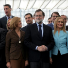 El presidente del Gobierno y del PP, Mariano Rajoy, con sus barones autonómicos y cargos de gobierno y partido antes de almorzar en la sede central de los populares