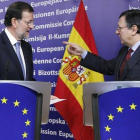 José Manuel Durao Barroso habla con Mariano Rajoy, el pasado enero, durante una rueda de prensa conjunta en Bruselas.