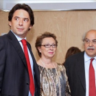 Percival Manglano, en su etapa de consejero de Hacienda de Madrid, con sus homólogos Carmen Martínez (Andalucía) y Andreu Mas-Colell (Catalunya), en el 2012.