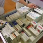 Expositor de medicamentos en una farmacia de León