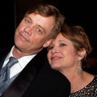 Mark Hamill junto a Carrie Fisher, durante un homenaje a George Lucas en California, en junio del 2005.