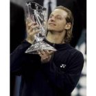 David Nalbandián alza el trofeo que le acredita como gran maestro