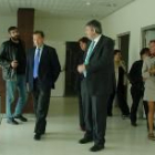 Fernando Uribe visitó el centro de salud hace dos semanas, acompañado por el alcalde
