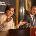 Ada Colau y Jaume Collboni, en el acto de firma de su pacto de gobierno, en mayo el 2016.