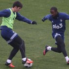 Camille, a la derecha, no estará ante el Alavés por lesión. L. DE LA MATA