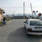 Paso a nivel de Dehesas, próximo al apeadero de Villadepalos