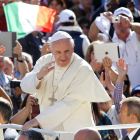 El papa Francisco en la audiencia de los miércoles en la plaza de San Pedro.