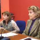 La psicóloga leonesa María Dolores Navarro, izquierda, presentó a Carmen Rodríguez-Rendo