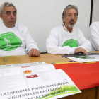 Manuel Herrero, Emiliano Fernández y Juan Antonio Rodríguez expusieron sus peticiones. RAMIRO
