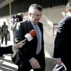 Roca compareció ayer en la Audiencia Nacional, donde le fue comunicada la nueva decisión