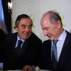 Juan Rosell (izquierda) y Rodrigo Rato, este miércoles en Madrid, durante el encuentro informativo de Fórum Europa.