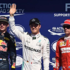 Max Verstappel (Red Bull), Nico Rosberg (Mercedes) y Kimi Raikkonen (Ferrari), los tres más veloces hoy en Spa (Bélgica).