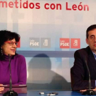 Teresa Gutiérrez y Miguel Ángel Fernández Cardo, en la rueda de prensa ayer, en el PSOE.